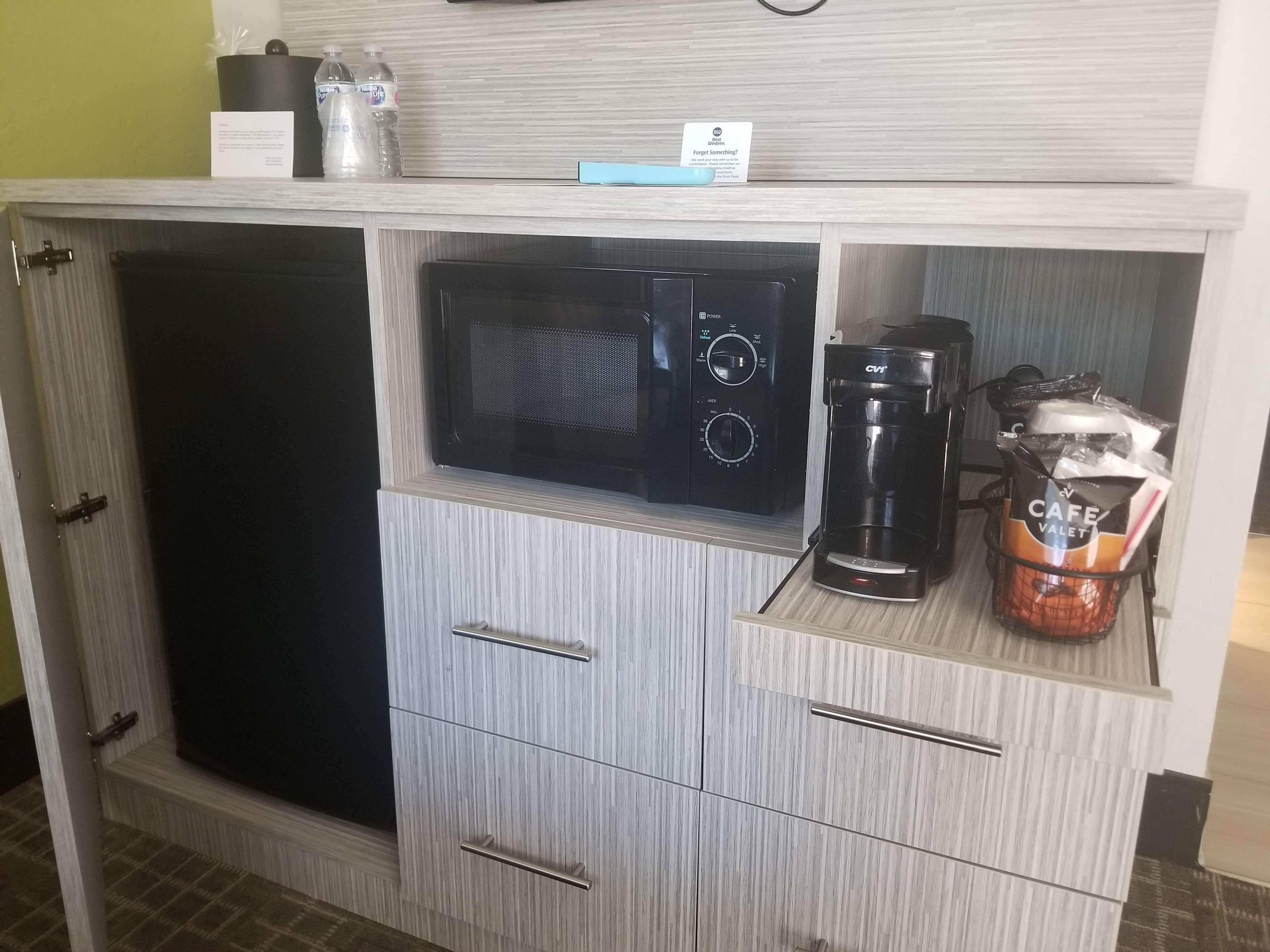 Best Western Innsuites Phoenix Hotel & Suites Екстер'єр фото