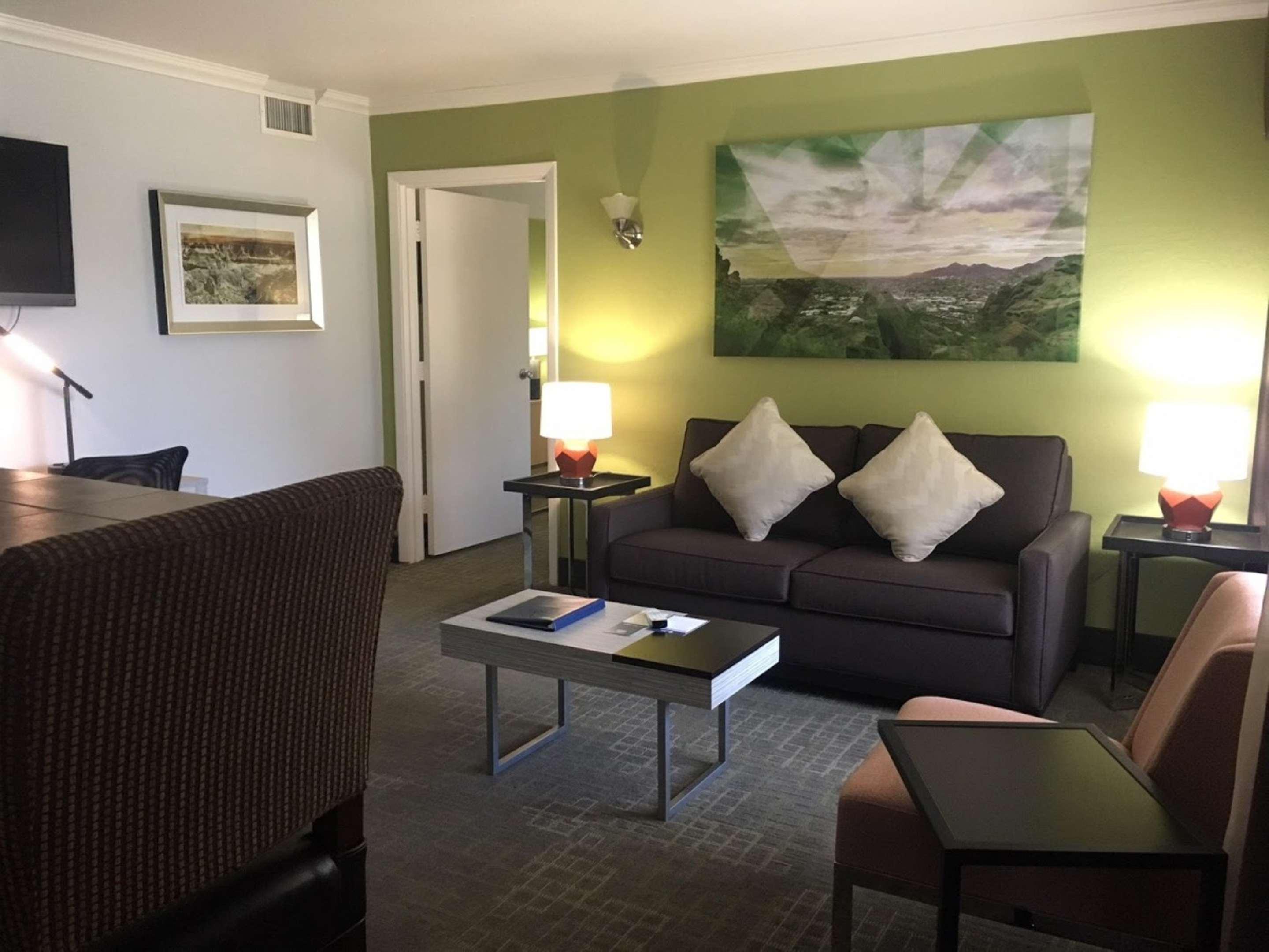 Best Western Innsuites Phoenix Hotel & Suites Екстер'єр фото