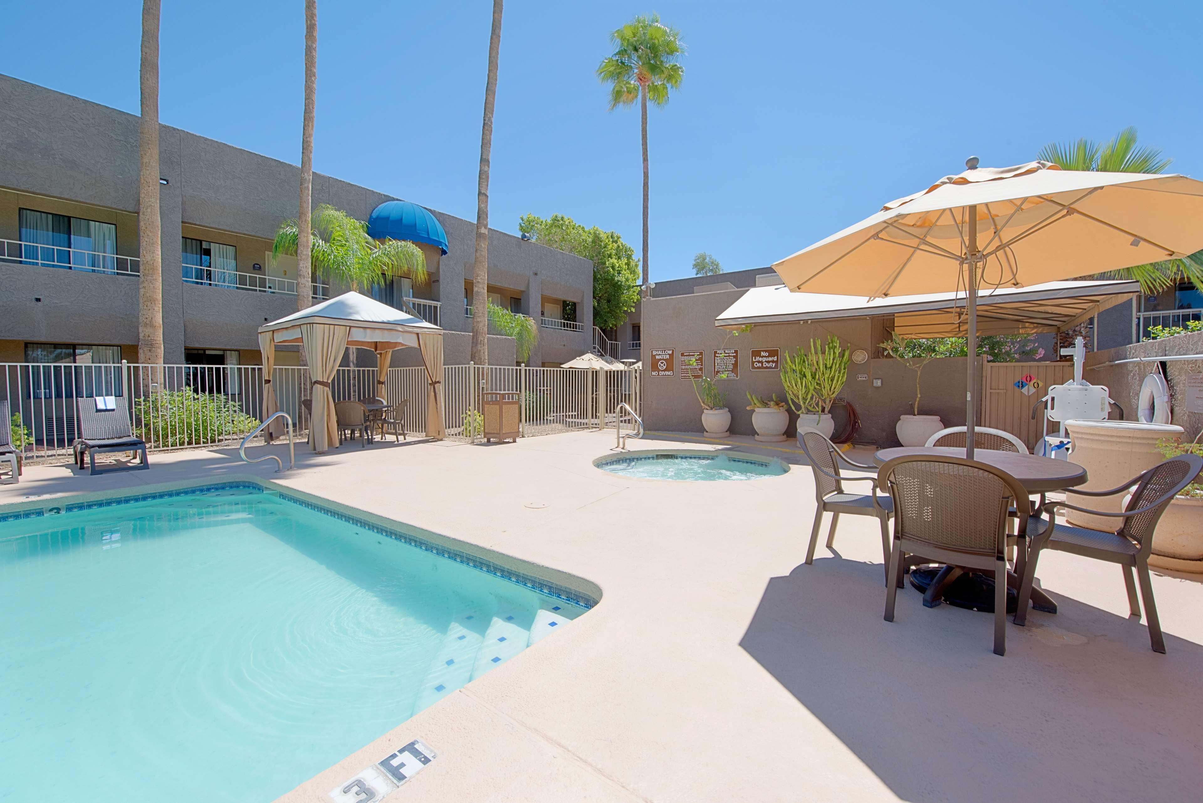 Best Western Innsuites Phoenix Hotel & Suites Екстер'єр фото