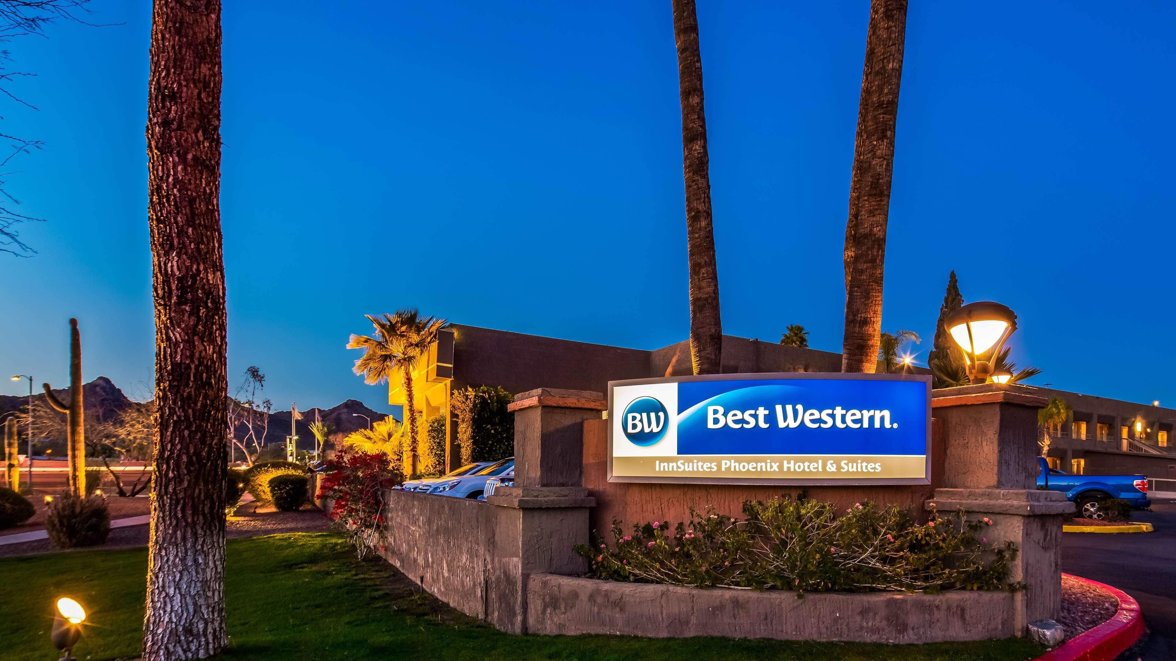 Best Western Innsuites Phoenix Hotel & Suites Екстер'єр фото