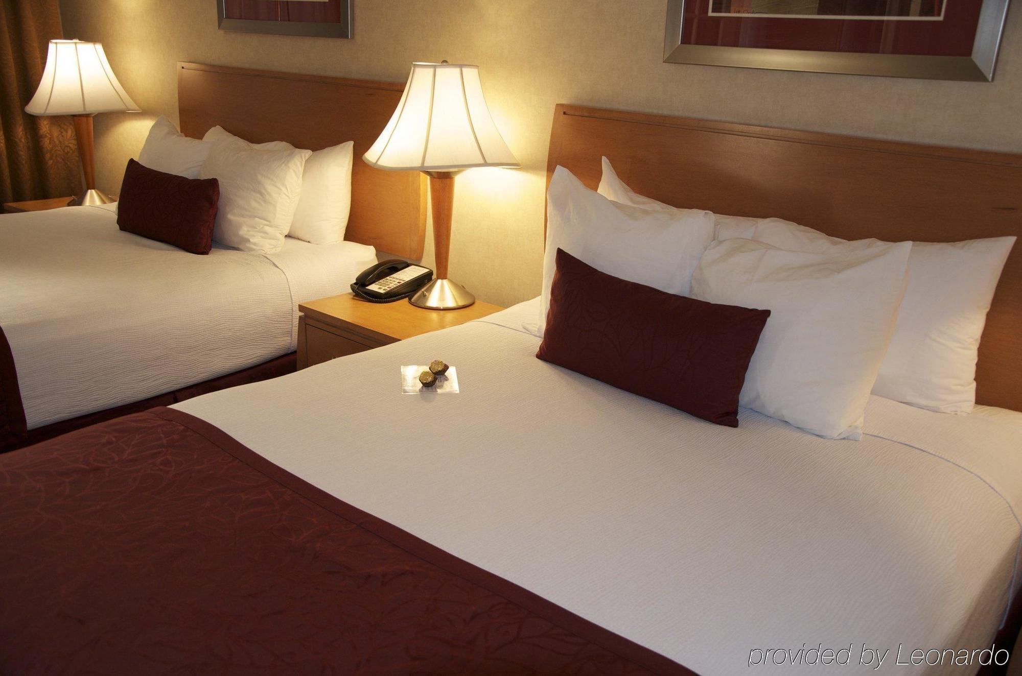 Best Western Innsuites Phoenix Hotel & Suites Екстер'єр фото