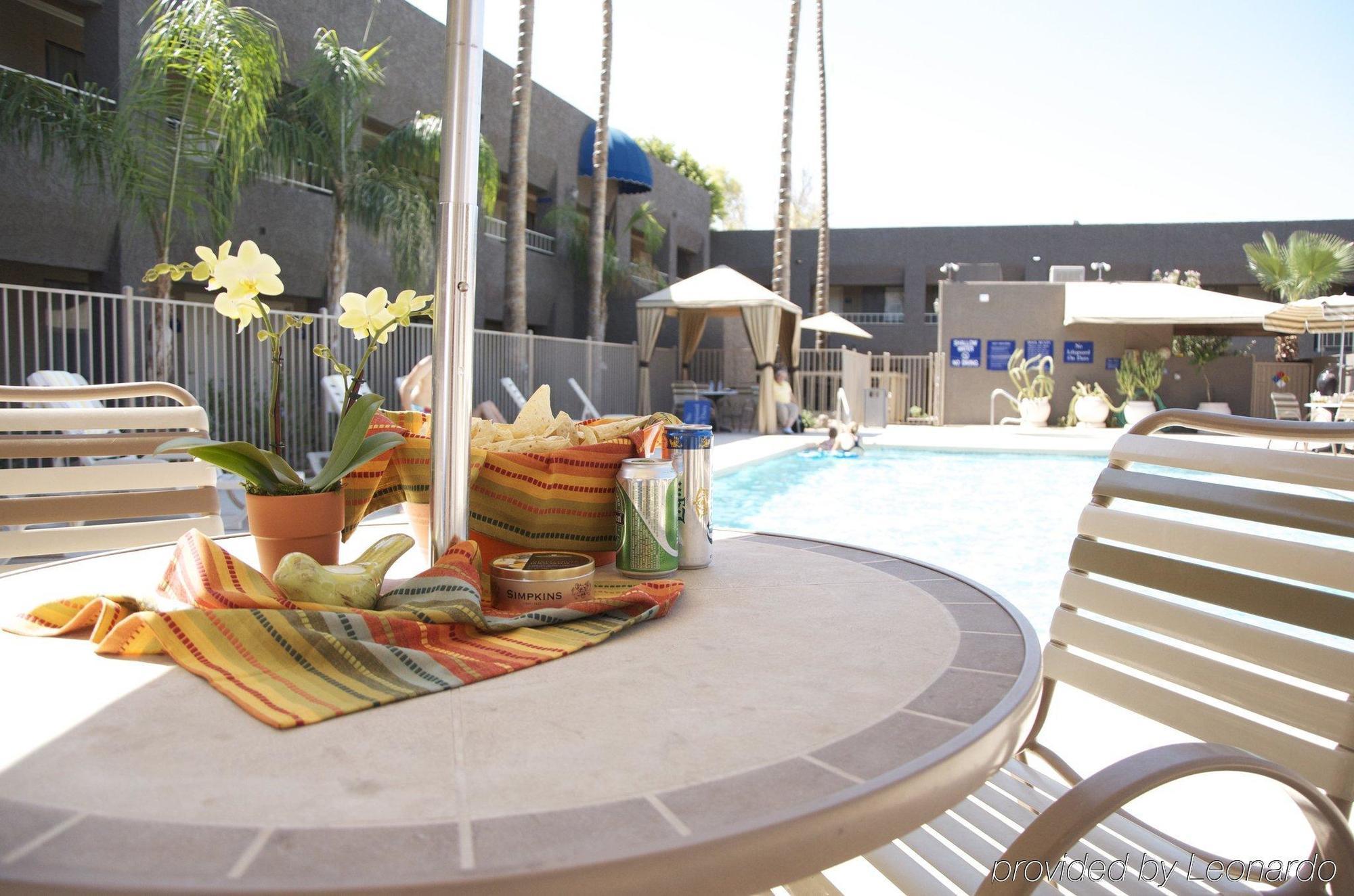 Best Western Innsuites Phoenix Hotel & Suites Екстер'єр фото