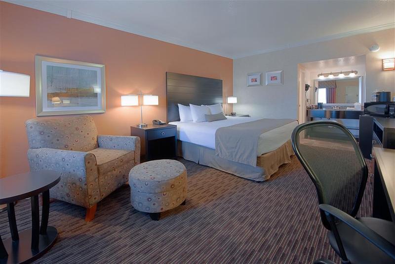 Best Western Innsuites Phoenix Hotel & Suites Екстер'єр фото