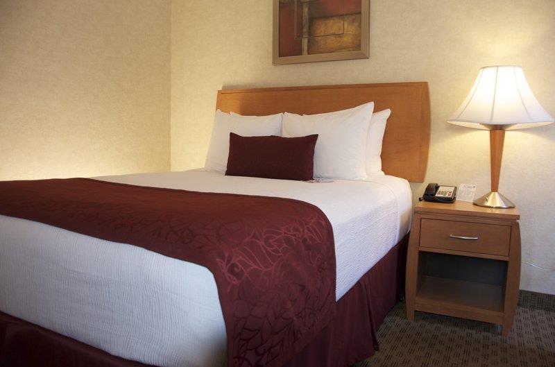 Best Western Innsuites Phoenix Hotel & Suites Екстер'єр фото