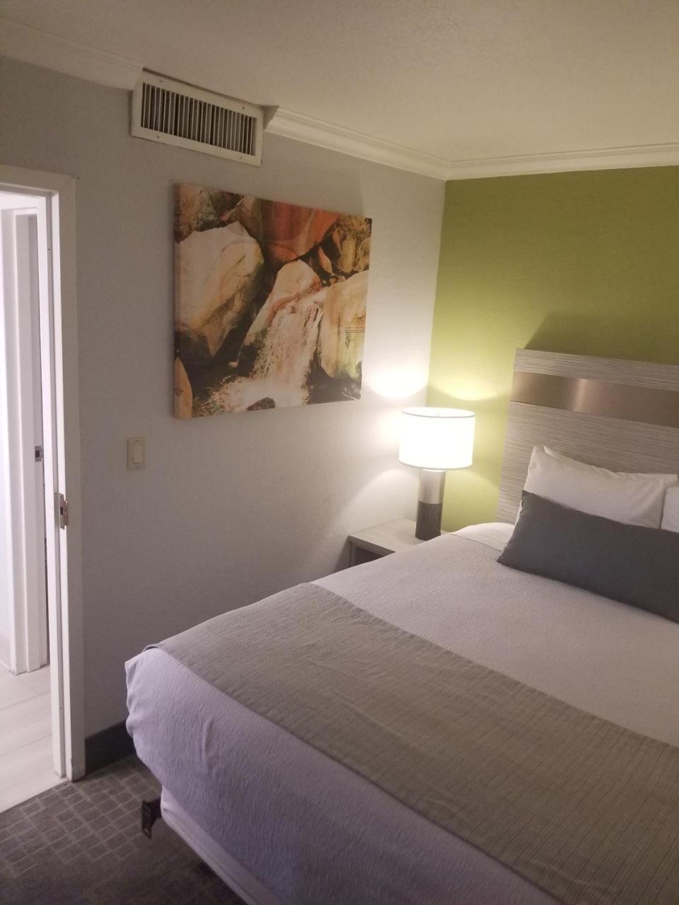 Best Western Innsuites Phoenix Hotel & Suites Екстер'єр фото