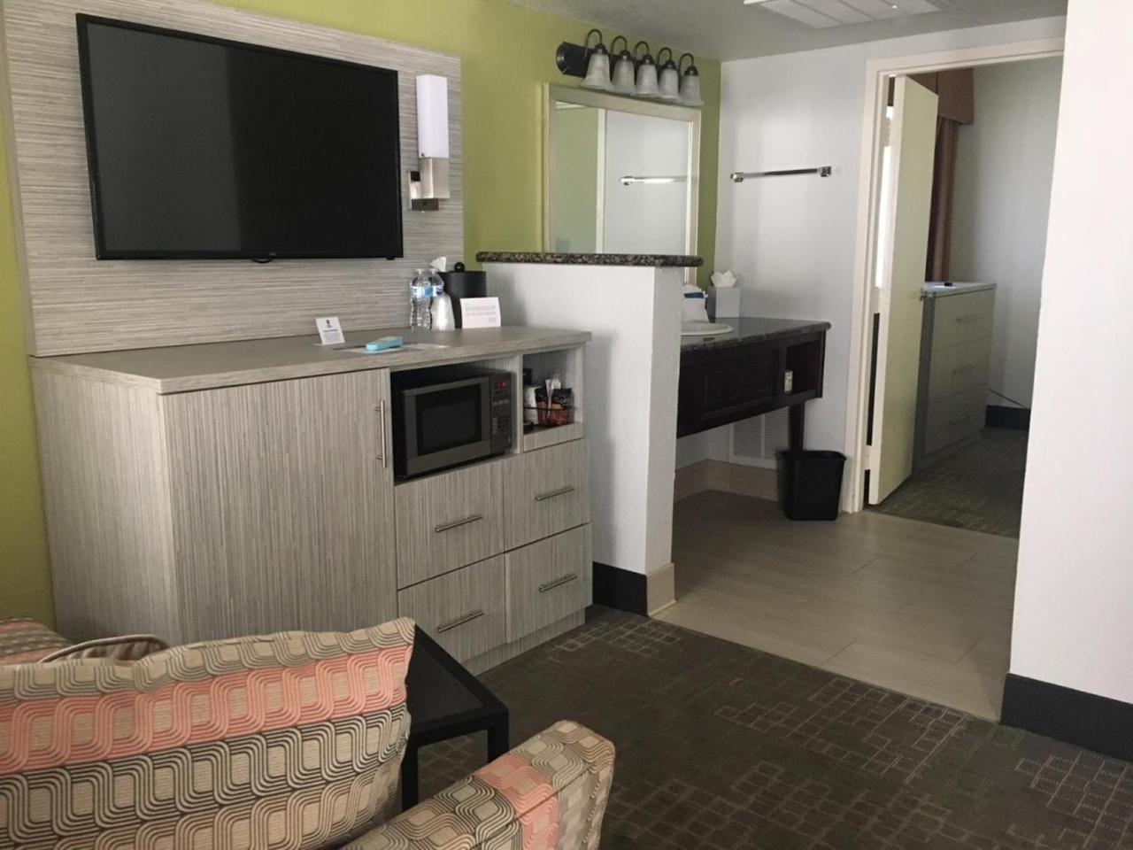 Best Western Innsuites Phoenix Hotel & Suites Екстер'єр фото