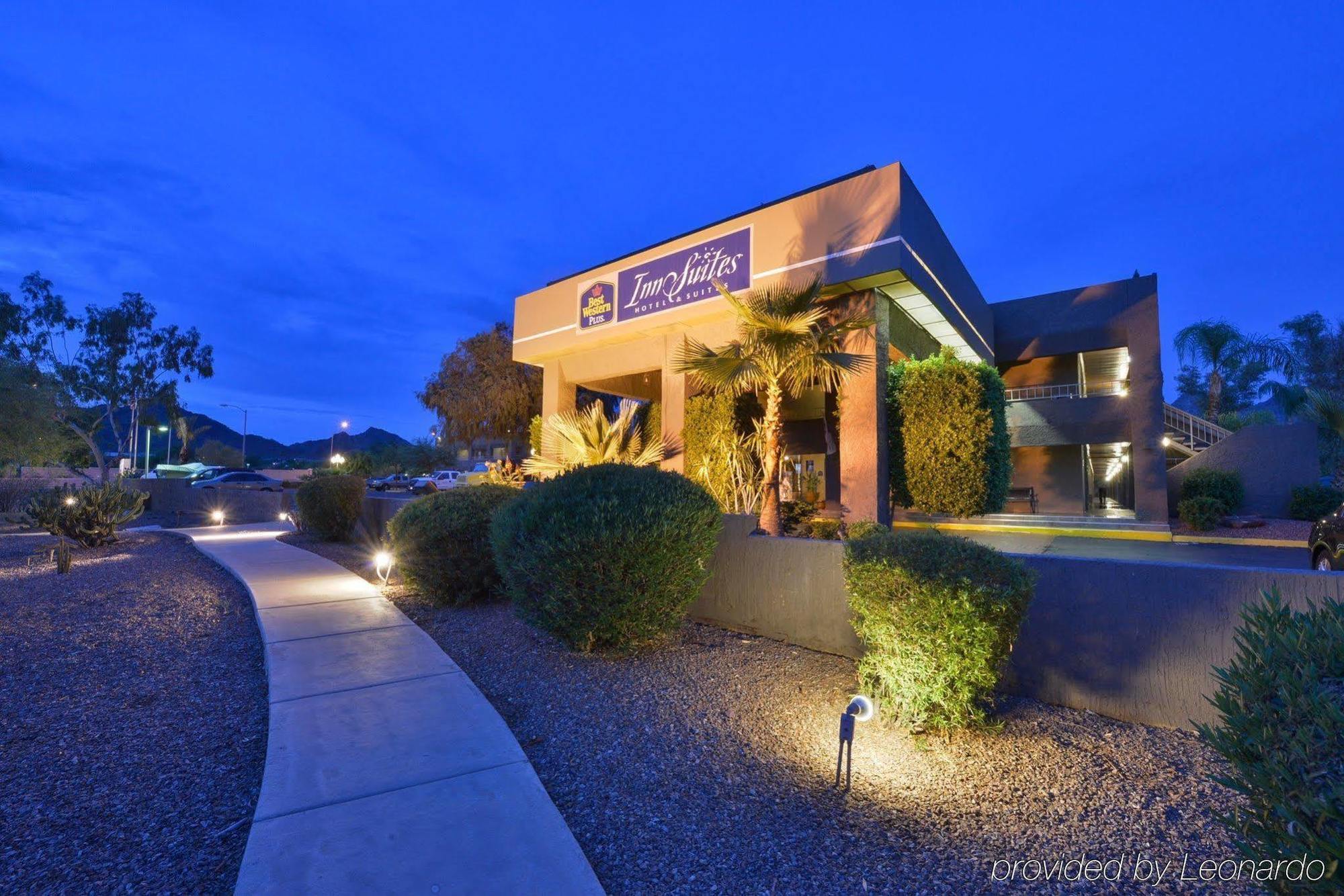 Best Western Innsuites Phoenix Hotel & Suites Екстер'єр фото