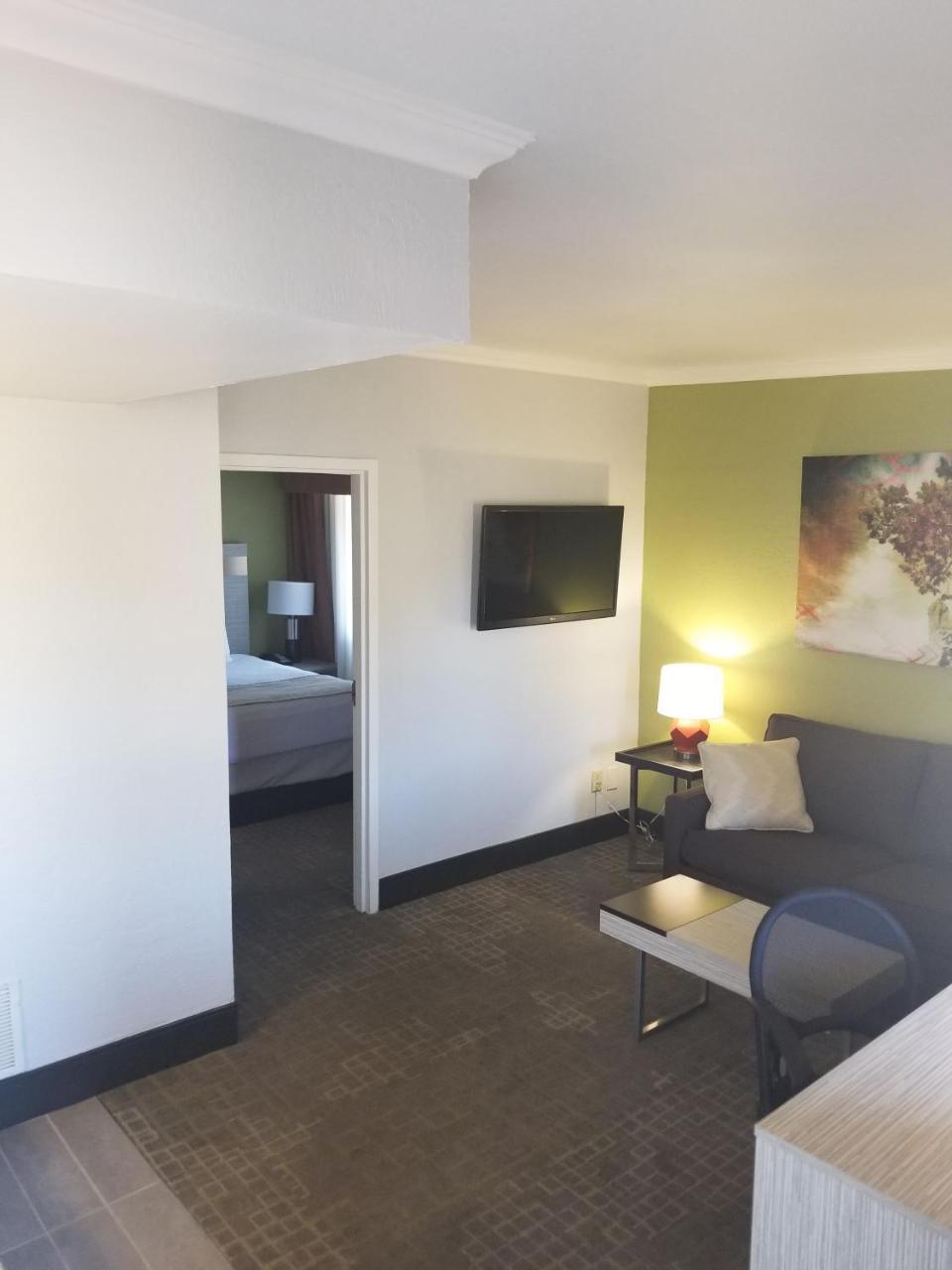 Best Western Innsuites Phoenix Hotel & Suites Екстер'єр фото